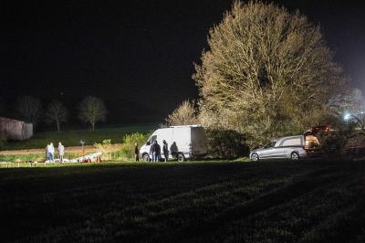 Leichenwagen! Schwaebisch Hall-Tuengental: Kleinflugzeug und Ultraleichtflugzeug stossen in der Luft zusammen - 2 Tote